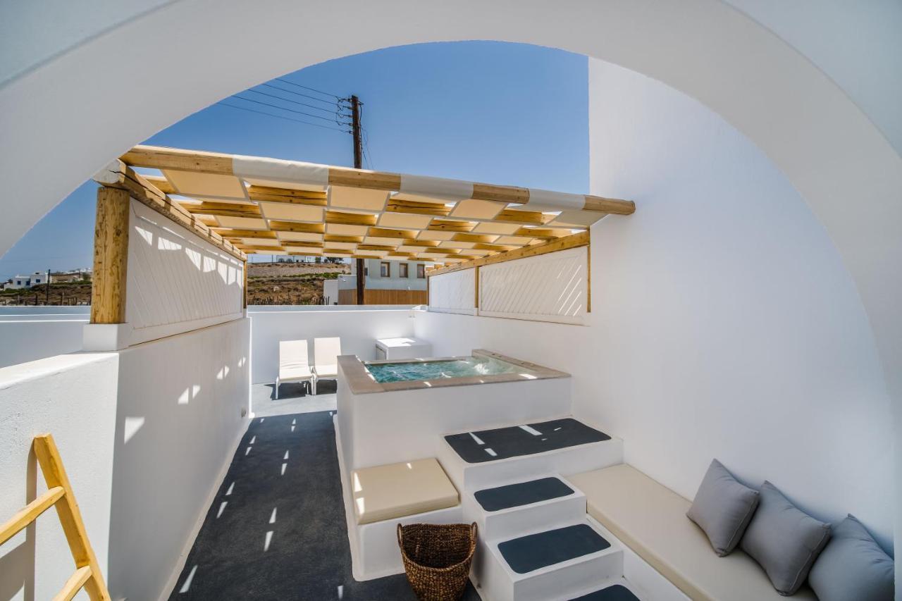 Symphony Suites Santorini Pýrgos Екстериор снимка